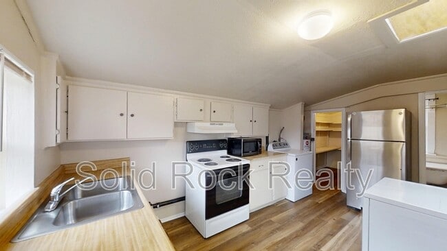 Photo - 3137 W Kiowa St