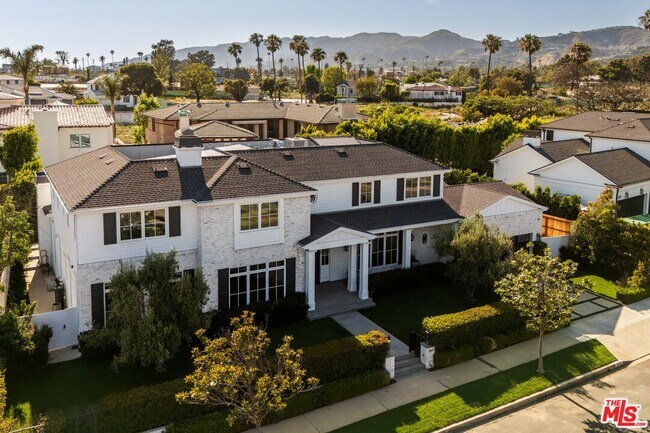 557 Chapala Dr