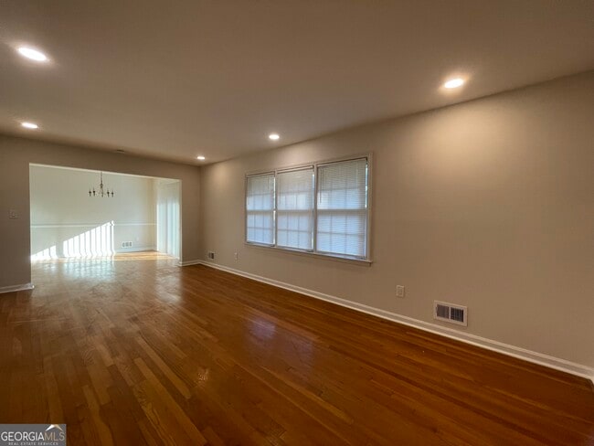 Photo - 2297 Hylaea Rd