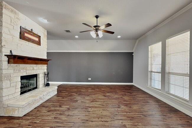 601 Green Pointe Dr
