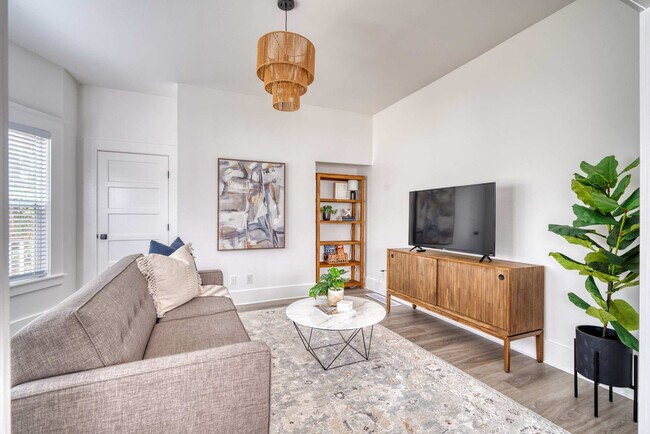 315-317 Northeast Beech Street-SI ID1309843P