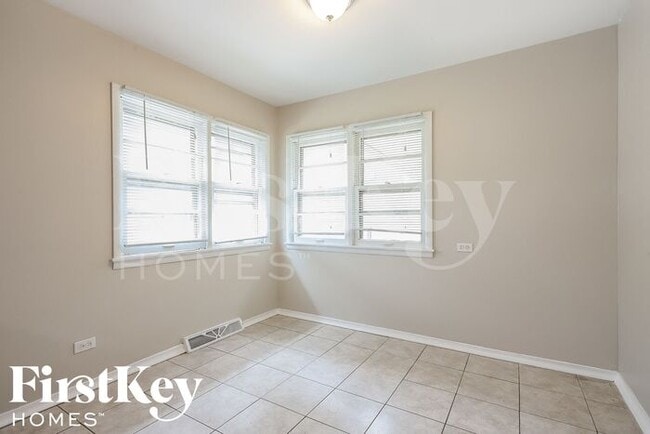 Photo - 5458 Franklin Ave