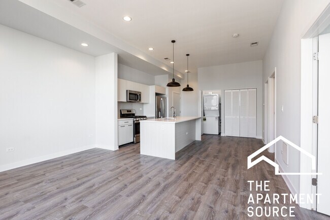 Photo - 2247 W Lawrence Ave Unidad 206