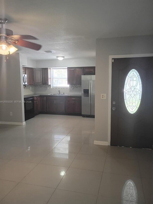 Photo - 944 NW 51st St