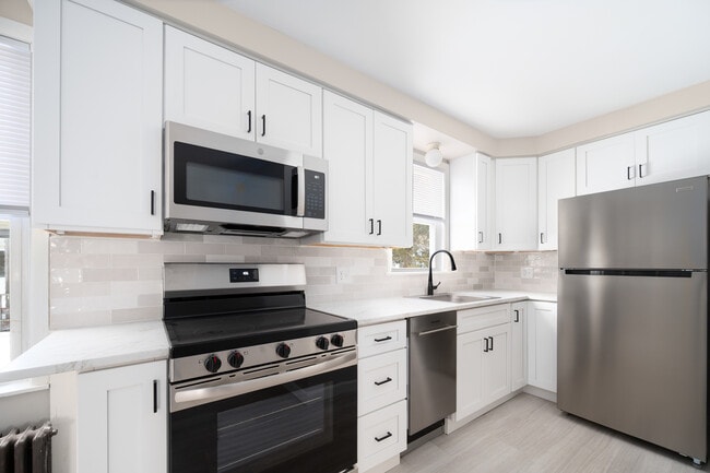 Photo - 81 W Pontiac St