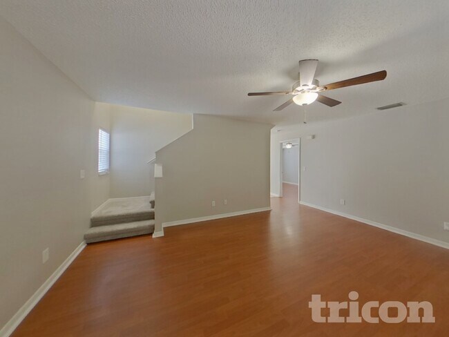 Photo - 914 Cape Cod Cir