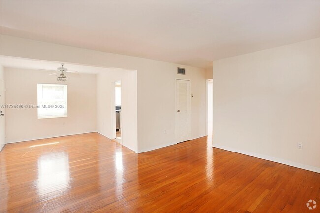 Building Photo - 7720 SW 54th Ct Unit 42B Rental