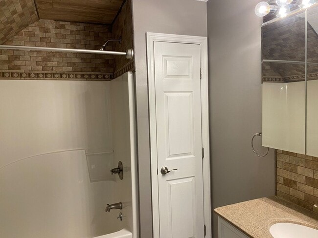 Photo - 301 Cambridgeshire Ct