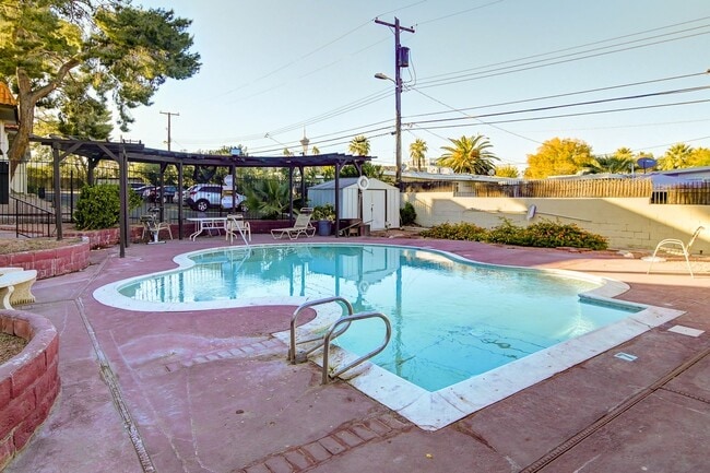 Photo - 1440 E Vegas Valley Dr