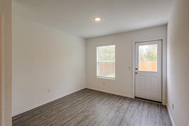 Photo - 486 Lake Erie Dr