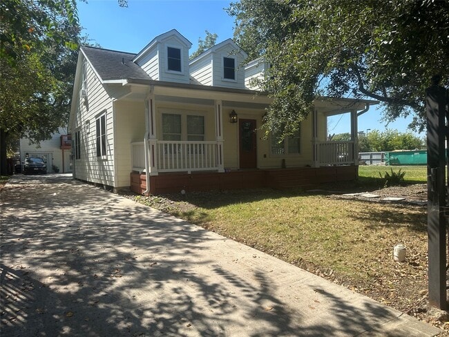 Photo - 4924 Polk St