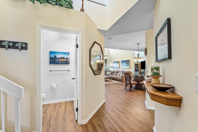 Photo - 858 Windermere Way