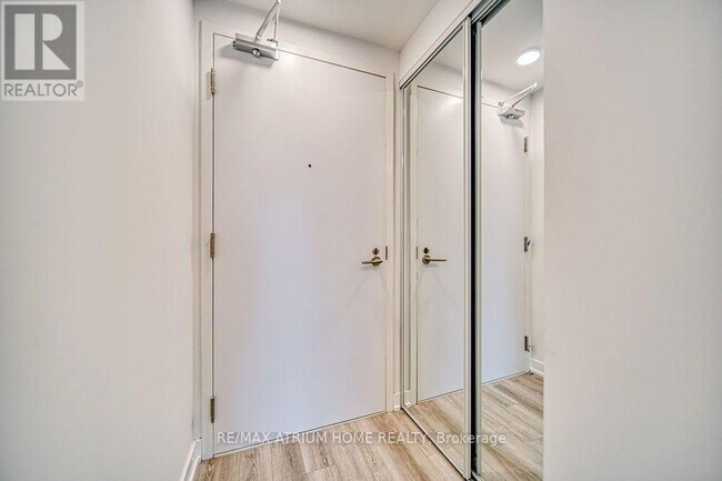 Photo - 238 Simcoe St Unit 2003