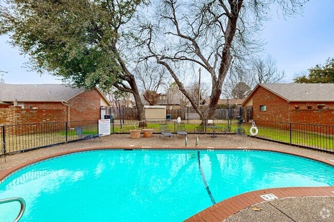 Building Photo - 961 Cedarland Blvd Rental