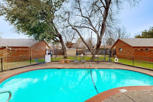 Photo - 961 Cedarland Blvd Condo