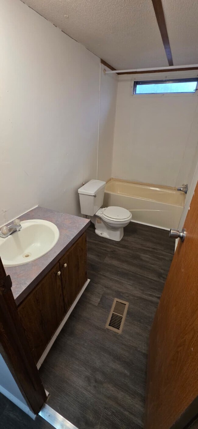 Photo - 8364 Cedar St