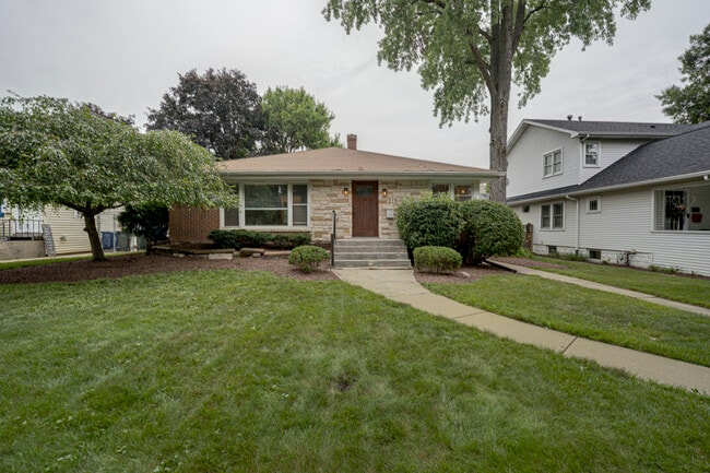 219 Spring Ave
