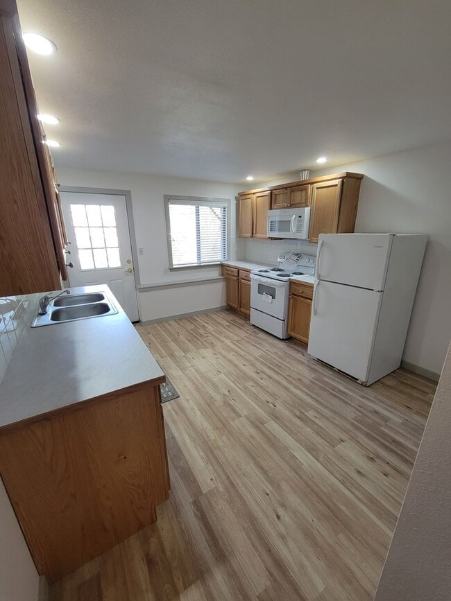 Photo - Spacious, Basement One Bedroom with Private Entry! Port Orchard - Available Now!