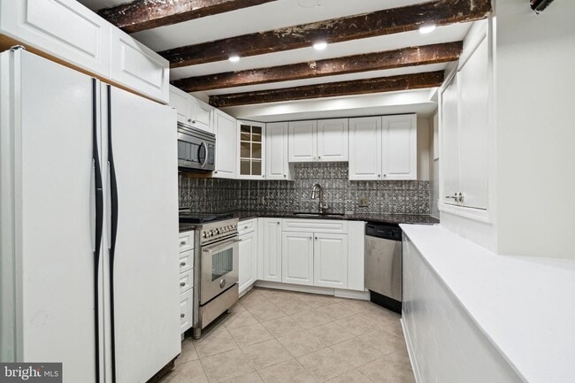Photo - 136 Carpenter St