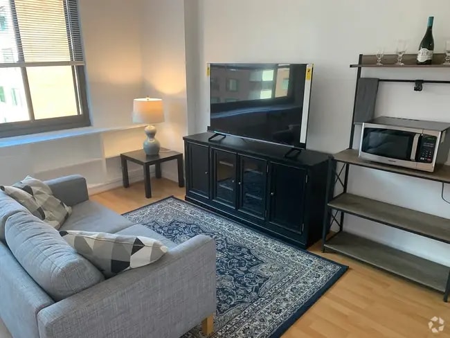 Building Photo - 1011 Arlington Blvd Unit 710 Rental