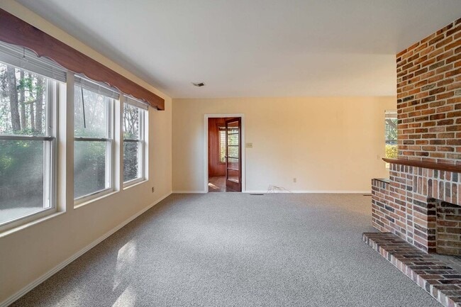 Photo - 2818 Lakeshore Dr