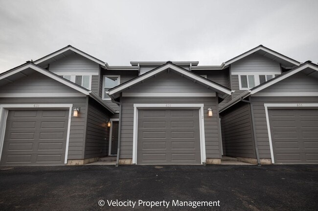 Building Photo - 631 SE Wilson Ave Unit #1