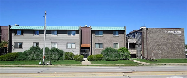 3623 N Sterling Ave Unit B16