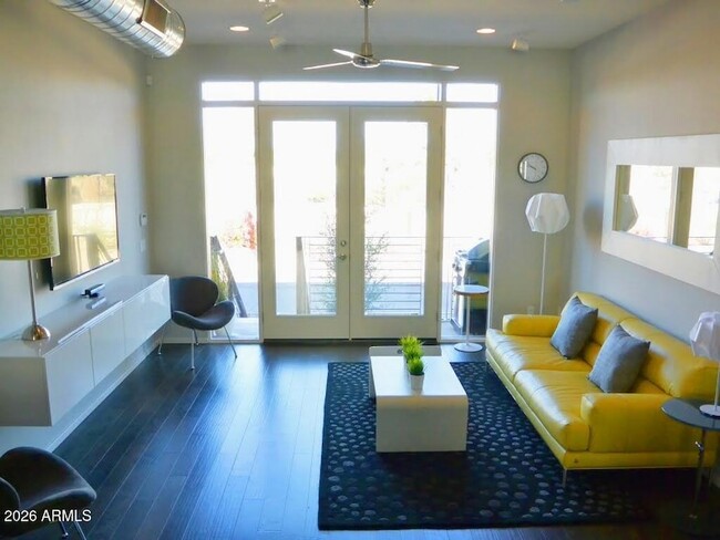 Photo - 516 E Ames Pl