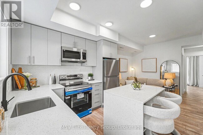 Photo - 6638 McLeod Rd