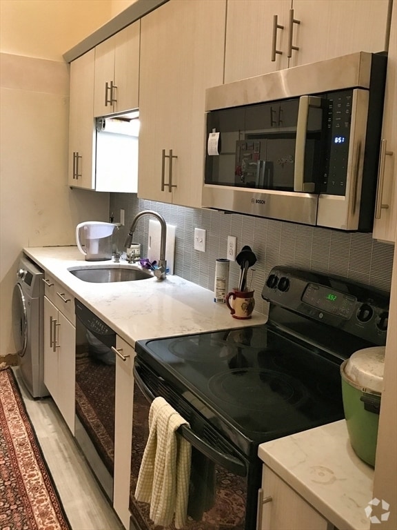 Building Photo - 16 Balmoral St Unit 421 Rental