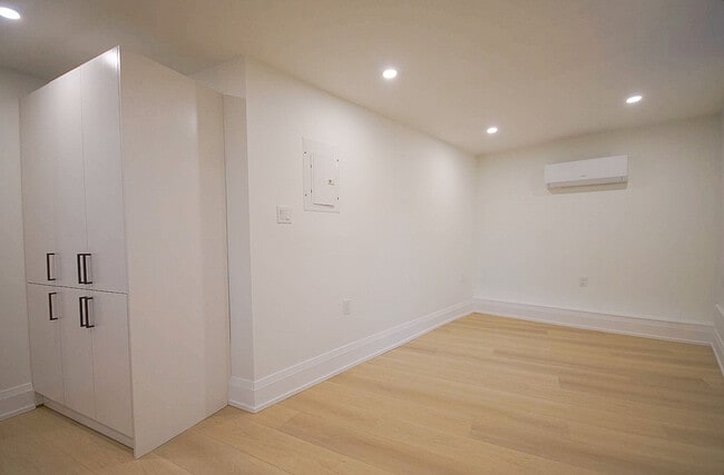 Photo - 271-271 Madison Ave S Unit 9