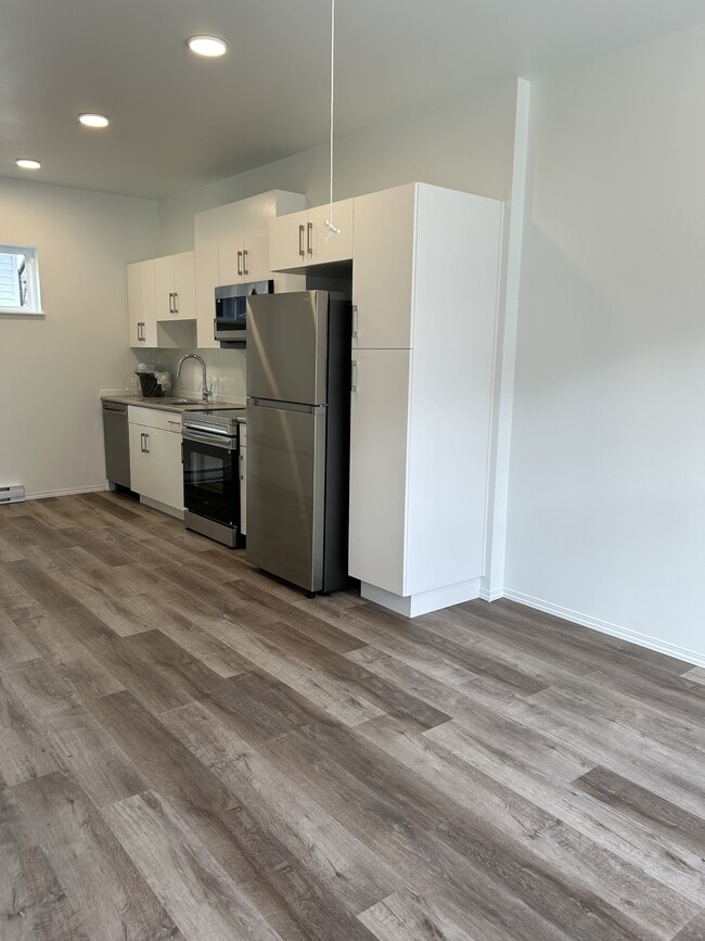 Photo - 12037-12059 59 St NW Unit 12037 - Garden