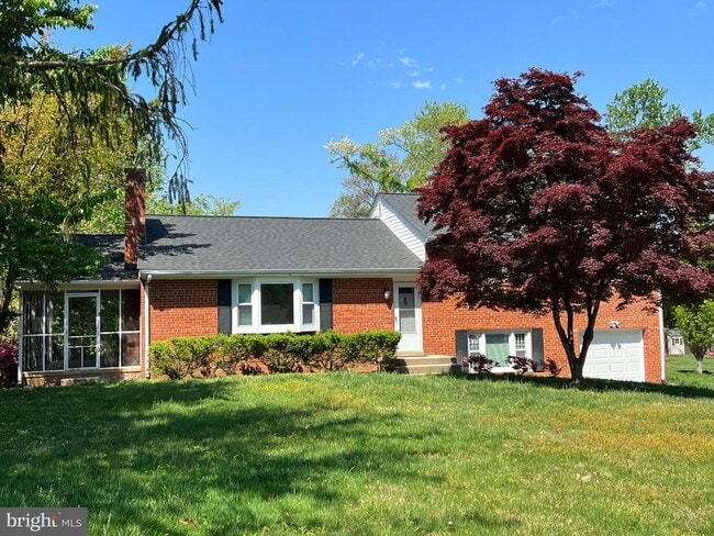 Building Photo - 4616 Willow Run Dr