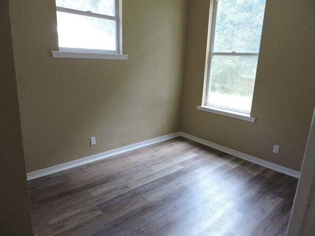 Photo - 620 SW Highland Ave