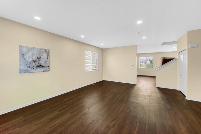 Photo - 821 Chopin Pl