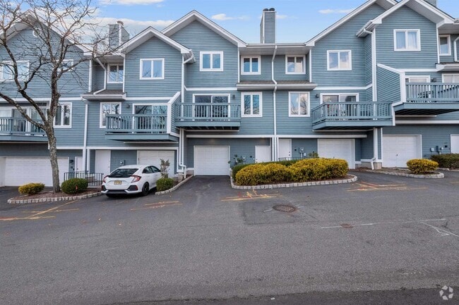 Building Photo - 18 Skyview Terrace Rental