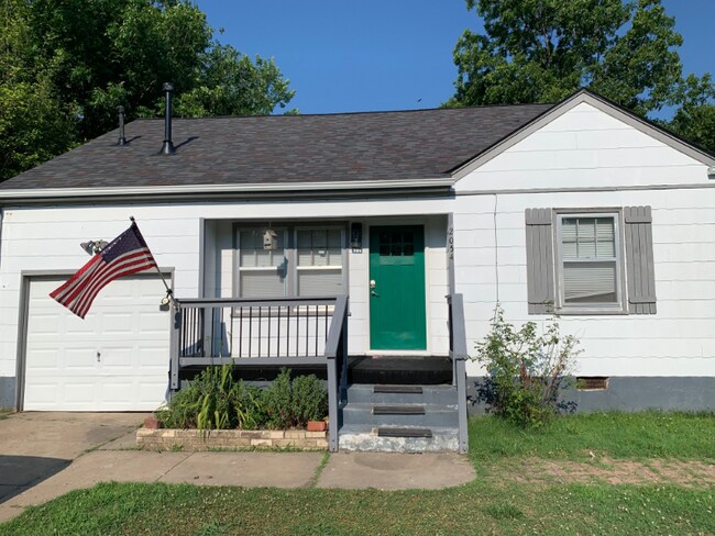 Photo - 2054 S Johnstone Ave House