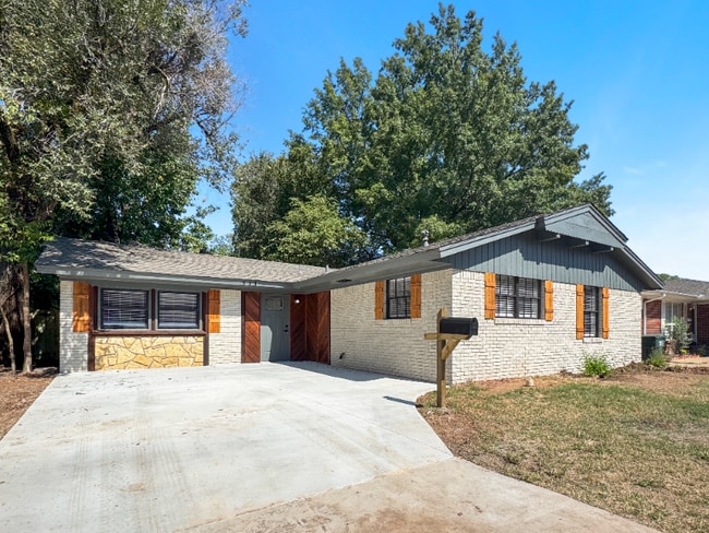 Photo - 513 Manor Dr