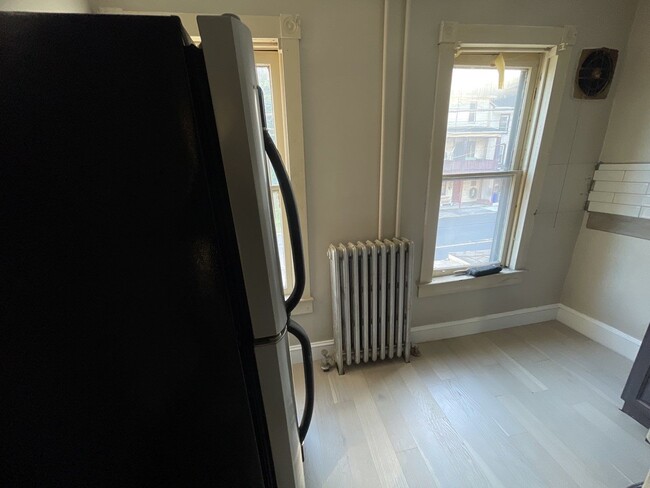 Photo - 582 Sunbury St