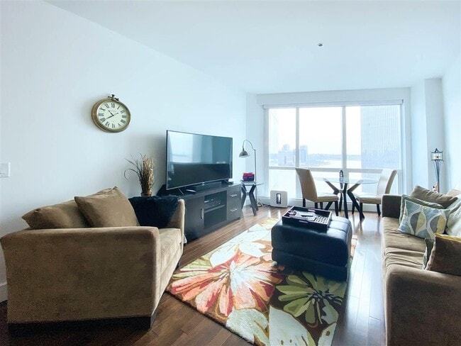 Photo - 77 Hudson St Unit 3607