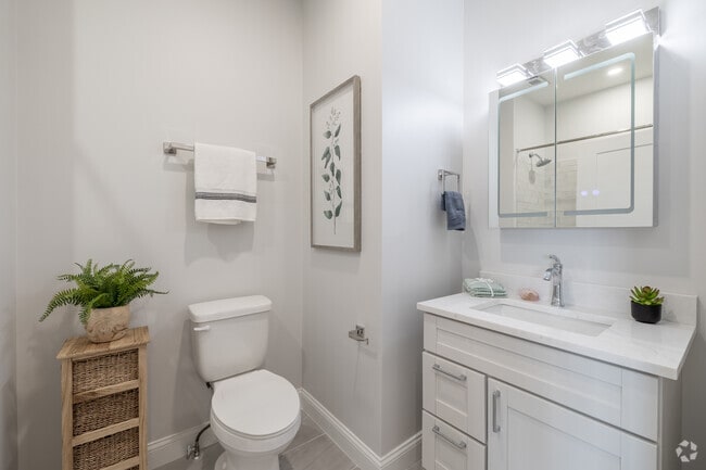 1BR, 1BA - 715F - Bathroom