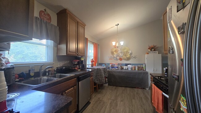 Photo - 122 Canton Ln