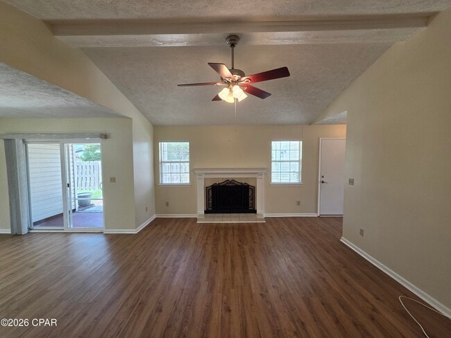 Photo - 4012 Woodridge Rd