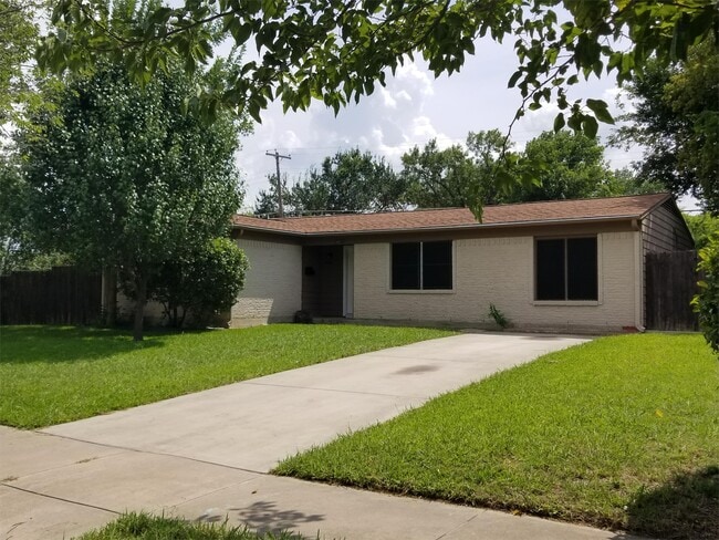 Building Photo - 4801 Harper Dr Rental