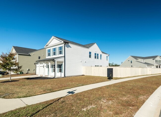 Photo - Elegant & Spacious Home in Summerville’s Cane Bay Community