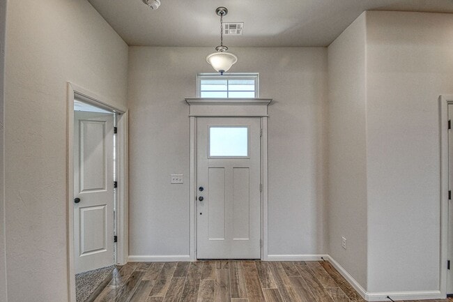Photo - Beautiful Home in Summit Lakes!