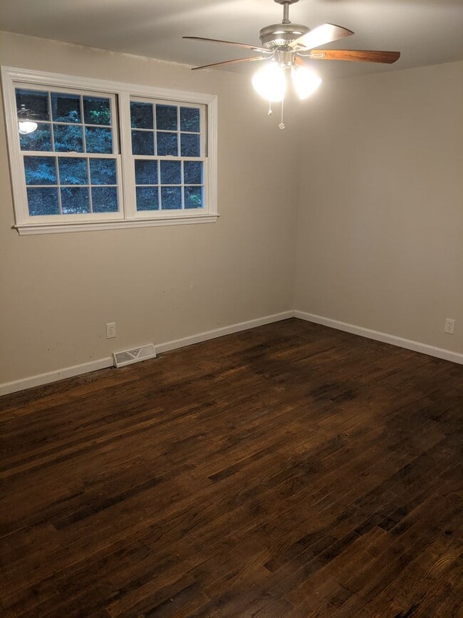 Photo - 529 Hillsborough St