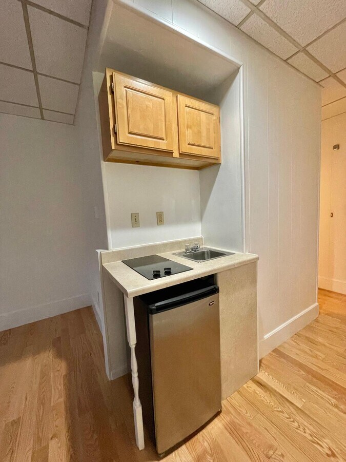 Photo - 272 Newbury St Unit 3