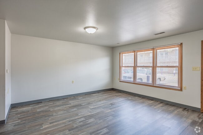 4 habitaciones, 1 baño - 900 pies cuadrados - Sala de estar - Residences on College Hill