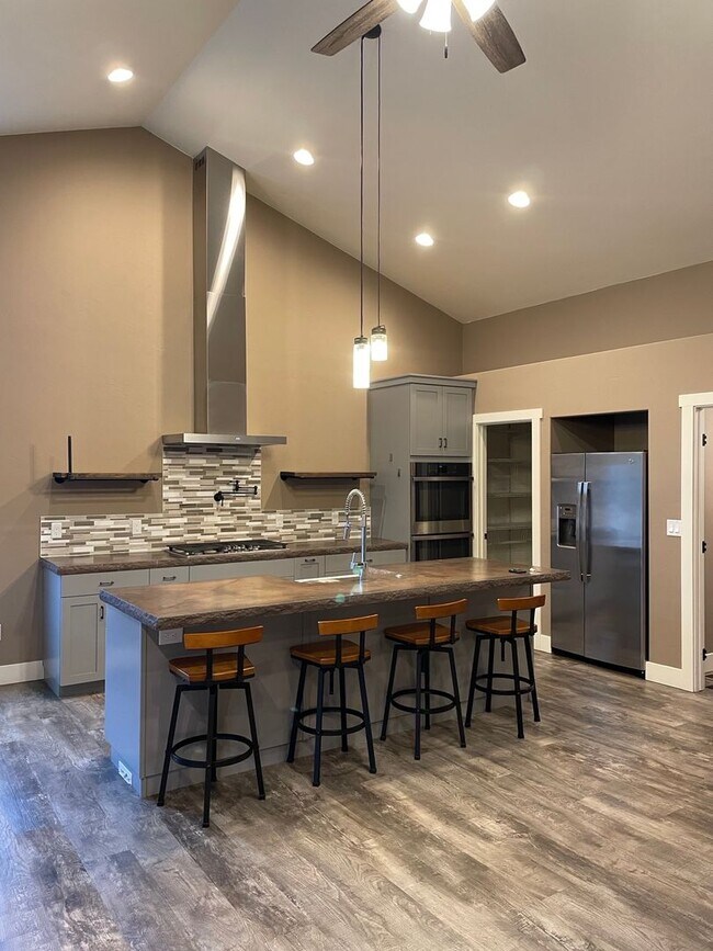 Photo - Beautiful Pet Friendly Home